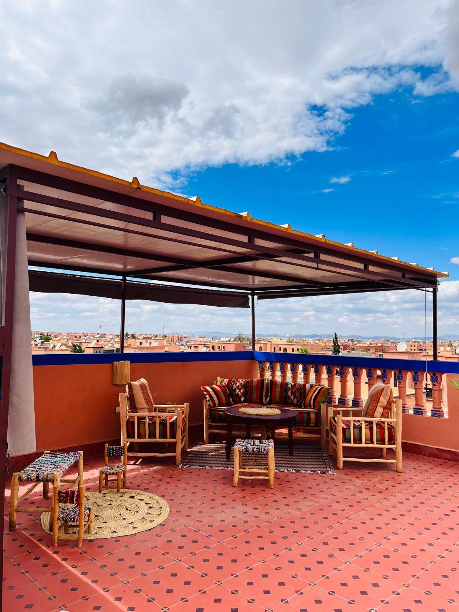 Apartment With Ac, Patio And Rooftop Appartement Climatise Avec Patio Et Toit Terrasse Marrakesh Exterior foto