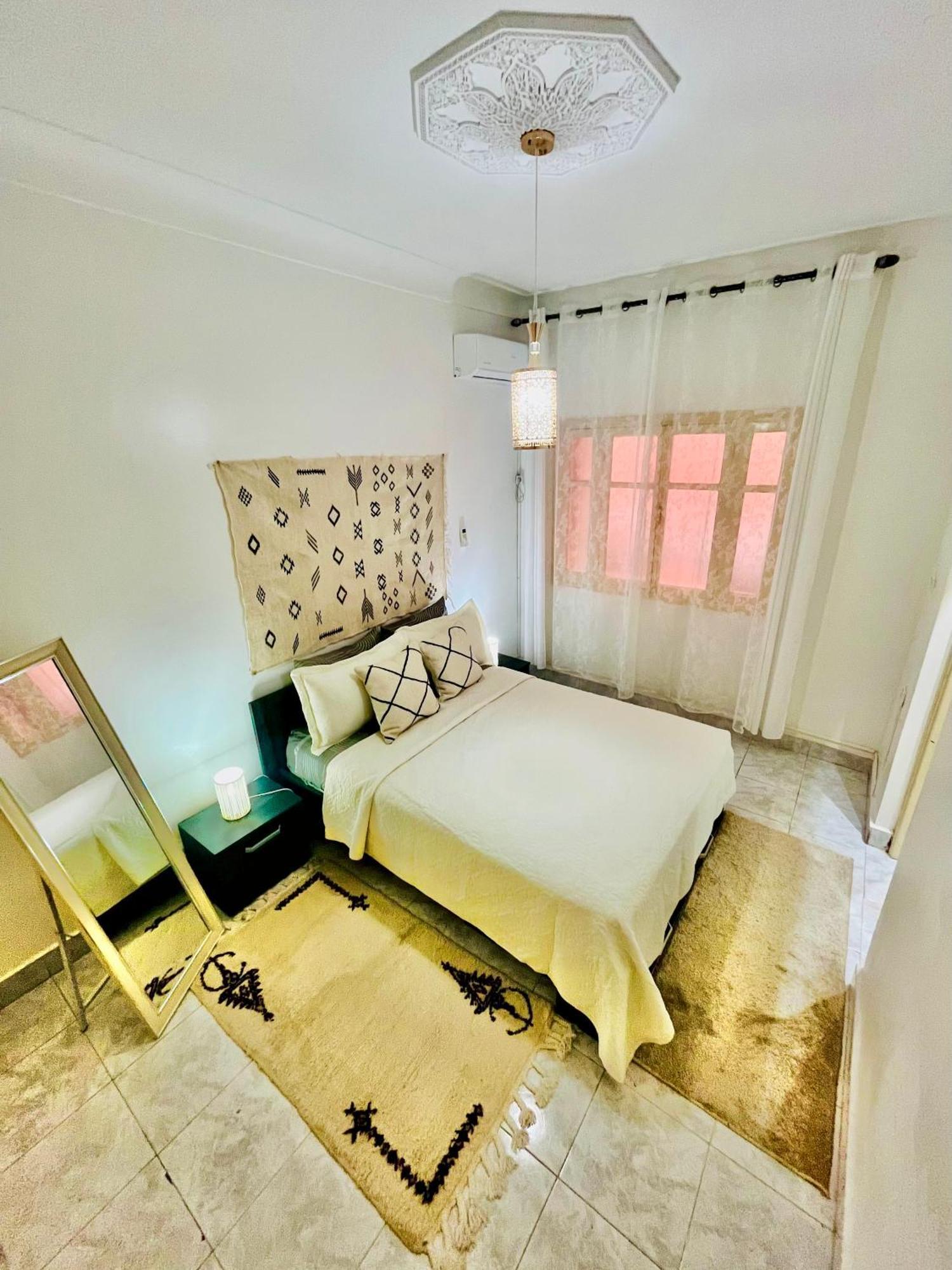 Apartment With Ac, Patio And Rooftop Appartement Climatise Avec Patio Et Toit Terrasse Marrakesh Exterior foto