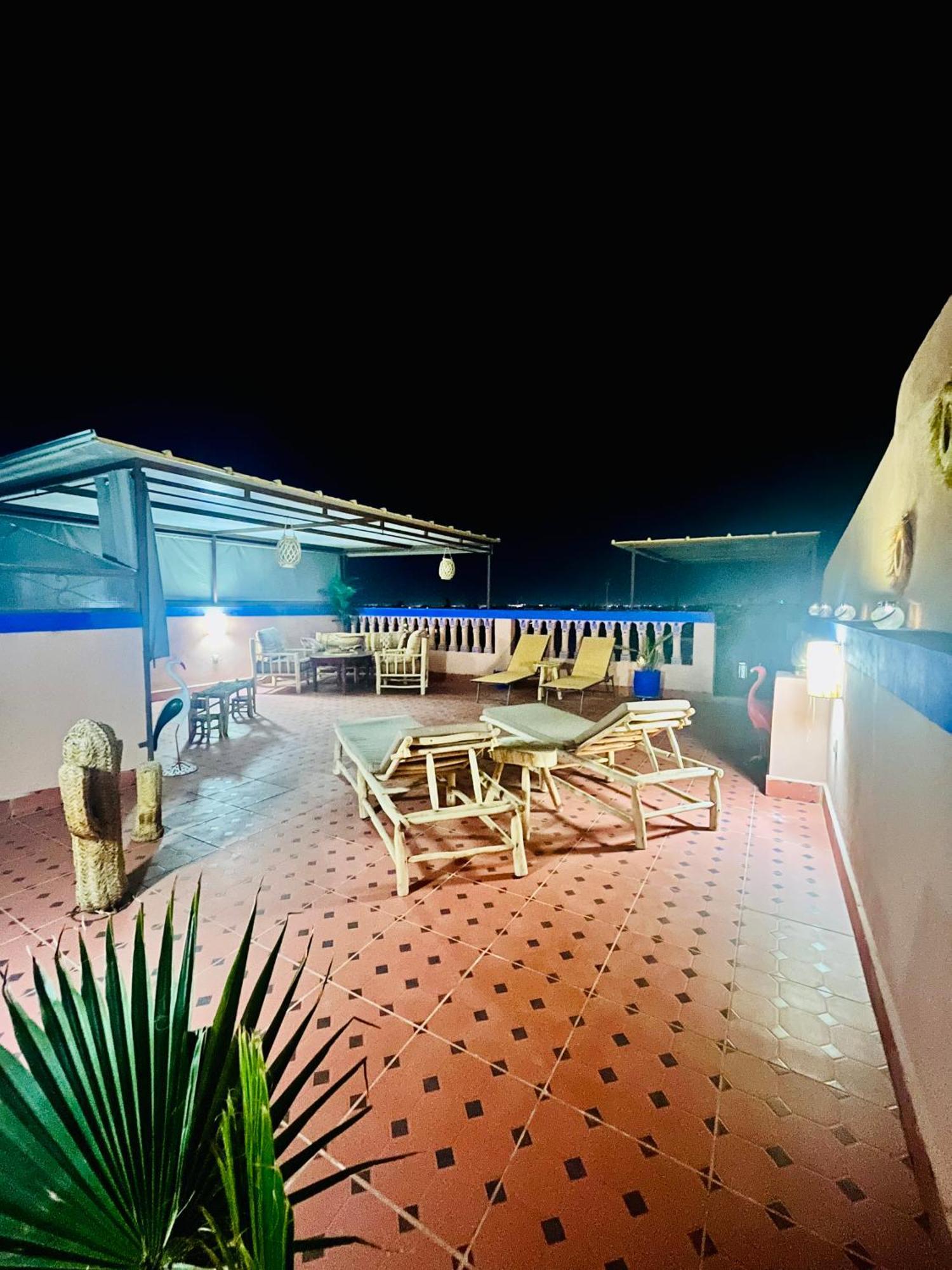 Apartment With Ac, Patio And Rooftop Appartement Climatise Avec Patio Et Toit Terrasse Marrakesh Exterior foto